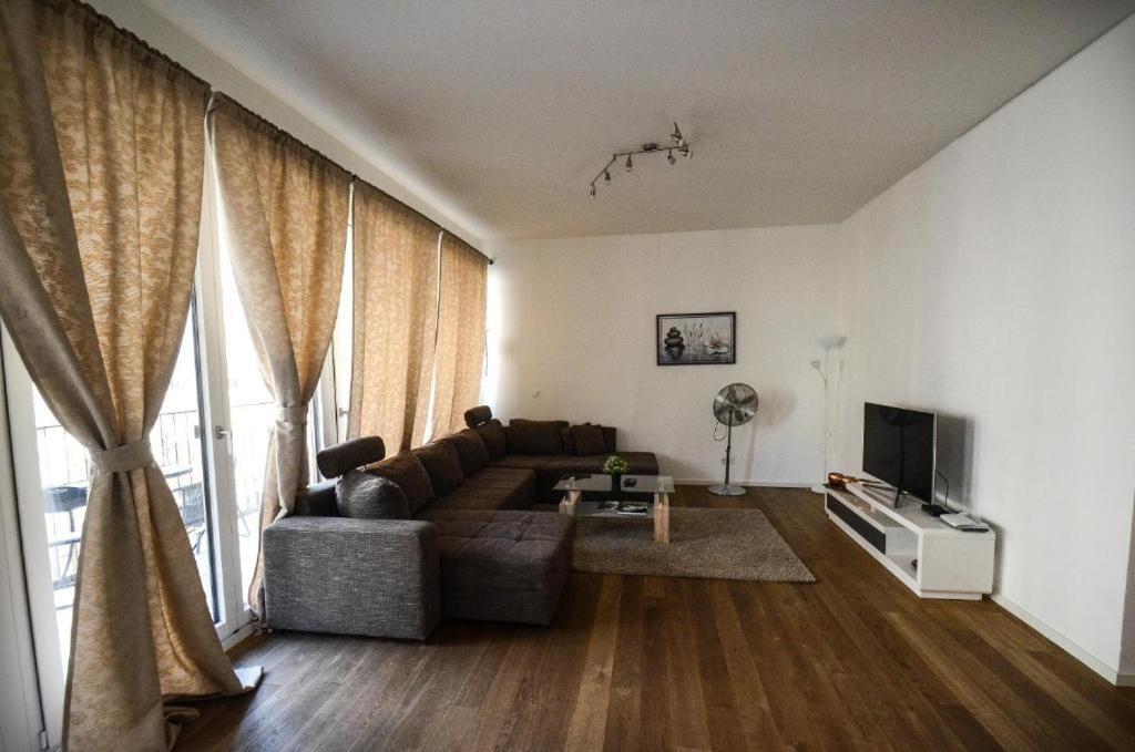 Ferienwohnung High-Quality In The Heart Of Stuttgart 4 Exterior foto