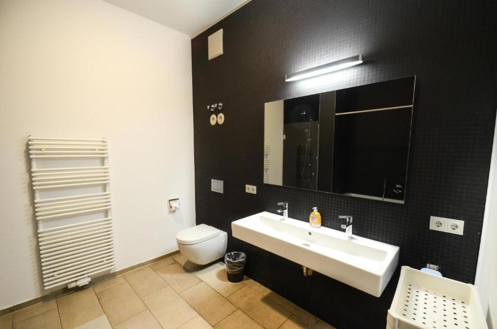 Ferienwohnung High-Quality In The Heart Of Stuttgart 4 Exterior foto